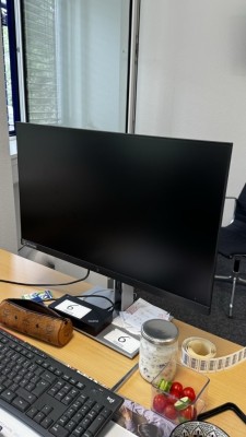 1 Widescreen-TFT-Monitor HP, 27 Zoll mit Workstation Lenovo
